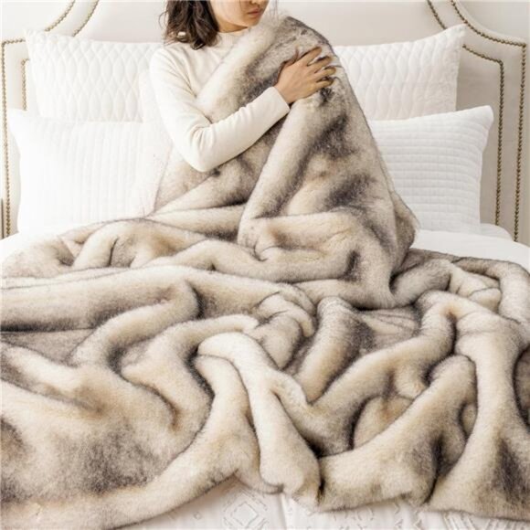 Luxury Fluffy Faux Fur Throw Blanket, Cozy Warm Fur Blanket - Picture 3 of 7